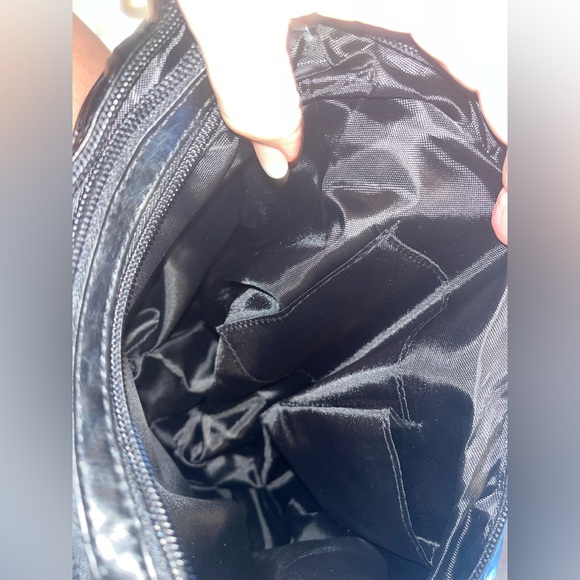 Candie's Stylish Black Shoulder Bag - Picture 10 of 12